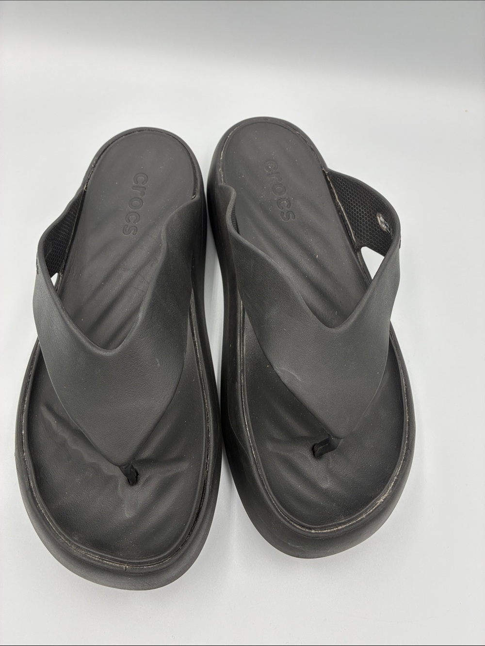 CROCS Getaway Women’s Size 10 Black Platform Thong Sandals Unisex